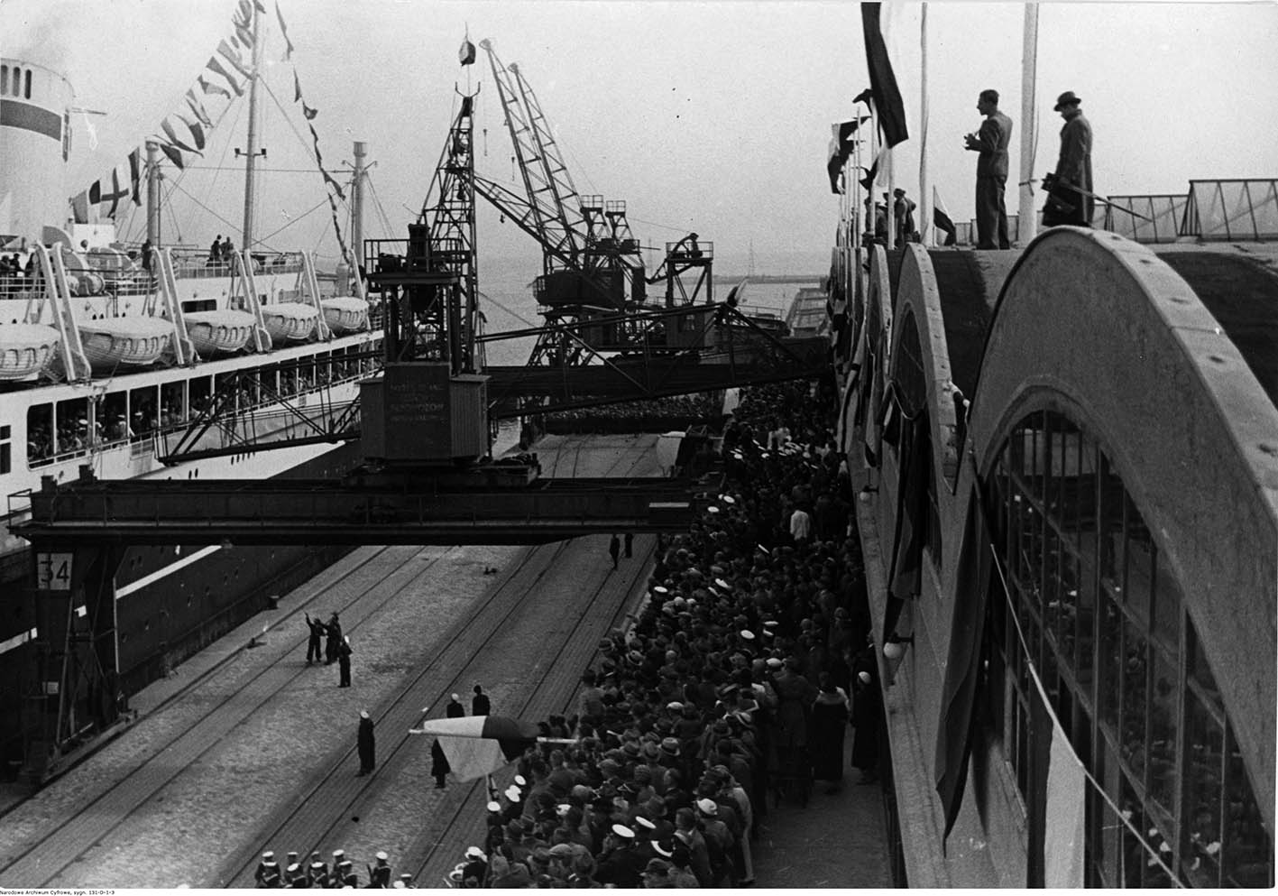 Na Dworcu Morskim podczas przyjścia statku "Piłsudski"